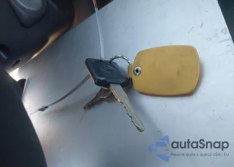 2002 Nissan Frontier Xe z USA, uszkodzony, nr VIN 1N6DD26S42C342284